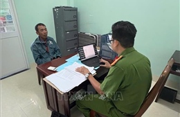 Hát karaoke quá giờ, người đàn ông bị hàng xóm dùng mã tấu chém