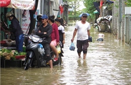Người dân Huế chạy lụt lần thứ 4
