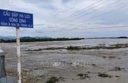 Nhiều hồ chứa ở Khánh Hòa xả lũ để ứng phó với mưa lớn