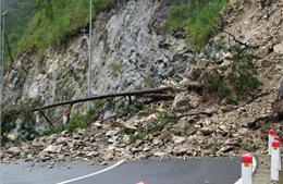 Đèo Prenn lên Đà Lạt sạt lở nặng, ngừng lưu thông hai chiều