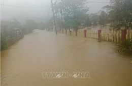 Bộ đội Biên phòng hỗ trợ người dân khu vực biên giới ứng phó mưa lớn