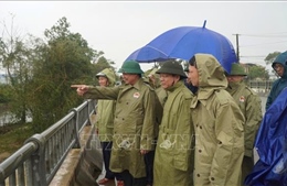 Lãnh đạo Bộ Nông nghiệp và Môi trường kiểm tra, chỉ đạo khắc phục thiên tai tại Huế