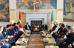 Thủ tướng Phạm Minh Chính hội kiến Chủ tịch Hội đồng Dân tộc Algeria