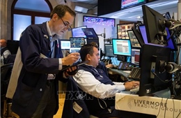 Áp lực kép đè nặng lên chứng khoán Mỹ khi bước vào mùa lễ hội cuối năm