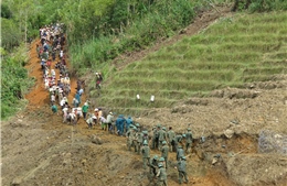 Vượt qua bão lũ, sạt lở