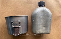 Hiến tặng hơn 200 kỷ vật kháng chiến cho Bảo tàng Quân khu 5