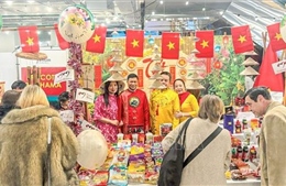 Tấm lòng Việt Nam tại Hội chợ Giáng sinh từ thiện quốc tế Minsk 2025