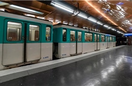 Đâm dao liên hoàn tại Paris khiến 3 phụ nữ bị thương