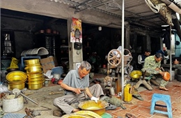 Làng nghề đúc đồng Đại Bái rộn ràng mùa Tết