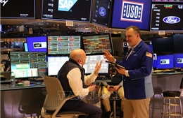 Chỉ số Nasdaq dẫn đầu đà giảm trên Phố Wall
