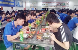 Bảo đảm việc làm và chế độ phúc lợi cho người lao động