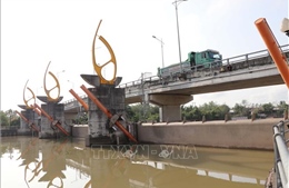 Ứng phó từ xa với xâm nhập mặn