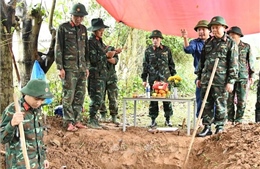 Phát hiện hài cốt liệt sĩ tại vườn nhà dân ở Quảng Trị