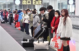 Trung Quốc: Số lượt người xuất nhập cảnh đạt mức cao kỷ lục