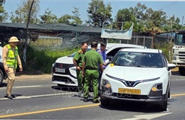 Tạm giữ khẩn cấp đối tượng đập phá xe taxi do mâu thuẫn gia đình