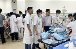 Vụ xe ô tô 29 chỗ lao xuống vực ở Phú Thọ: Khẩn trương cứu chữa cho các nạn nhân