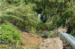 Xe ô tô 29 chỗ mất phanh lao xuống vực tại khu xã Tam Đảo, Phú Thọ