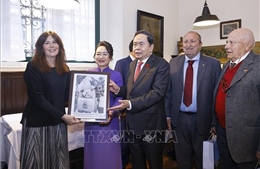 Chủ tịch Quốc hội thăm nơi lưu dấu ấn Chủ tịch Hồ Chí Minh tại thành phố Milan (Italy)