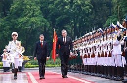 Thủ tướng Lê Minh Hưng chủ trì Lễ đón Thủ tướng Slovakia thăm chính thức Việt Nam