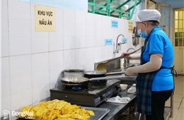 Không để thực phẩm bẩn vào bếp ăn trường học