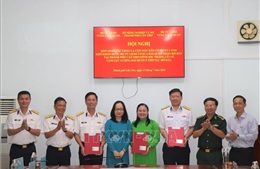 'Hải quân nhận đỡ đầu con ngư dân' - Tiếp sức học sinh vùng khó