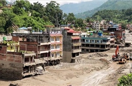Trung Quốc gửi viện trợ khẩn cấp và cử chuyên gia cứu hộ tới Nepal