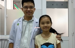 Bé gái 10 tuổi có khối u phổi nặng 1,5 kg hiếm gặp 