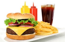 Thức ăn nhanh làm tăng tỷ lệ người béo phì và đái tháo đường