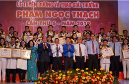 37 thầy thuốc trẻ tiêu biểu được trao giải thưởng Phạm Ngọc Thạch