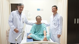 3 tháng sụt 15 kg, người đàn ông Campuchia phải sang Việt Nam cắt khối u nặng 1 kg