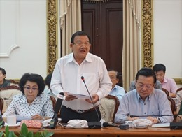 Thành phố Hồ Chí Minh tạm dừng cấp phép lao động nước ngoài đến từ vùng dịch