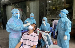 TP Hồ Chí Minh lấy mẫu khẩn cho 150 học sinh, giáo viên mầm non vì có trẻ đi cùng chuyến bay với BN2999