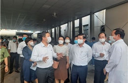 Lãnh đạo TP Hồ Chí Minh kiểm tra đột xuất công tác phòng dịch COVID-19 tại các bệnh viện