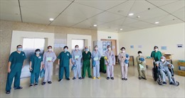 Thêm nhiều bệnh nhân tại Bệnh viện Hồi sức COVID-19 đã khỏi bệnh, được về nhà
