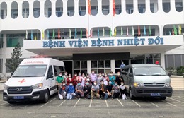Các y, bác sĩ TP Hồ Chí Minh lên đường ‘chia lửa’ cho các tỉnh phía Nam chống dịch COVID-19