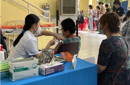 Tỷ lệ tiêm vaccine COVID-19 cho trẻ tại TP Hồ Chí Minh thấp hơn so với cả nước