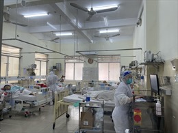 TP Hồ Chí Minh: Số ca mắc COVID-19 mới và nhập viện gia tăng, đẩy mạnh tiêm vaccine trong tháng 8