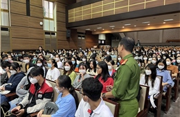 Công an TP Hồ Chí Minh trang bị kỹ năng phòng chống tội phạm cho sinh viên