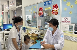 Nhiều bệnh viện phía Nam thiếu thuốc, bệnh nhi mắc tay chân miệng &#39;dồn&#39; về TP Hồ Chí Minh