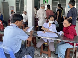 TP Hồ Chí Minh: Người cao tuổi phấn khởi đi khám sức khoẻ miễn phí