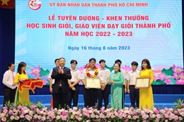 TP Hồ Chí Minh: Tuyên dương 458 học sinh và giáo viên giỏi tiêu biểu cấp thành phố