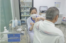 TP Hồ Chí Minh: Lo ngại dịch cúm, người dân chủ động đi tiêm vaccine tăng cao