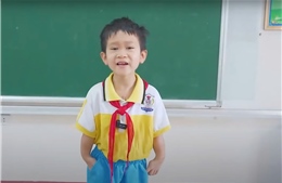 Cậu bé hát dân ca ‘gây bão’ mạng xã hội được ‘phù thủy phẫu thuật’ nối dài cánh tay dị tật