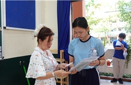 Thi tuyển sinh lớp 10: Hơn 76.000 thí sinh tại TP Hồ Chí Minh hồi hộp thi môn Ngữ văn