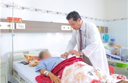 Cấp cứu kịp thời người đàn ông bị sốc mất máu nguy kịch do bị bò húc