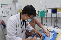 Bác sĩ cảnh báo bệnh hô hấp ở trẻ gia tăng do thời tiết thay đổi bất thường