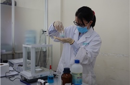 Nữ tiến sĩ trẻ giữ ngọn lửa đam mê nghiên cứu khoa học
