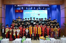 Trường Đại học Mở TP Hồ Chí Minh trao bằng Tiến sĩ và Thạc sĩ năm 2025