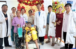 Phối hợp đa chuyên khoa cứu bé 8 tuổi bị tai nạn giao thông nghiêm trọng