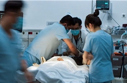 Cứu sống bệnh nhân Campuchia chấn thương sọ não nguy kịch sau tai nạn